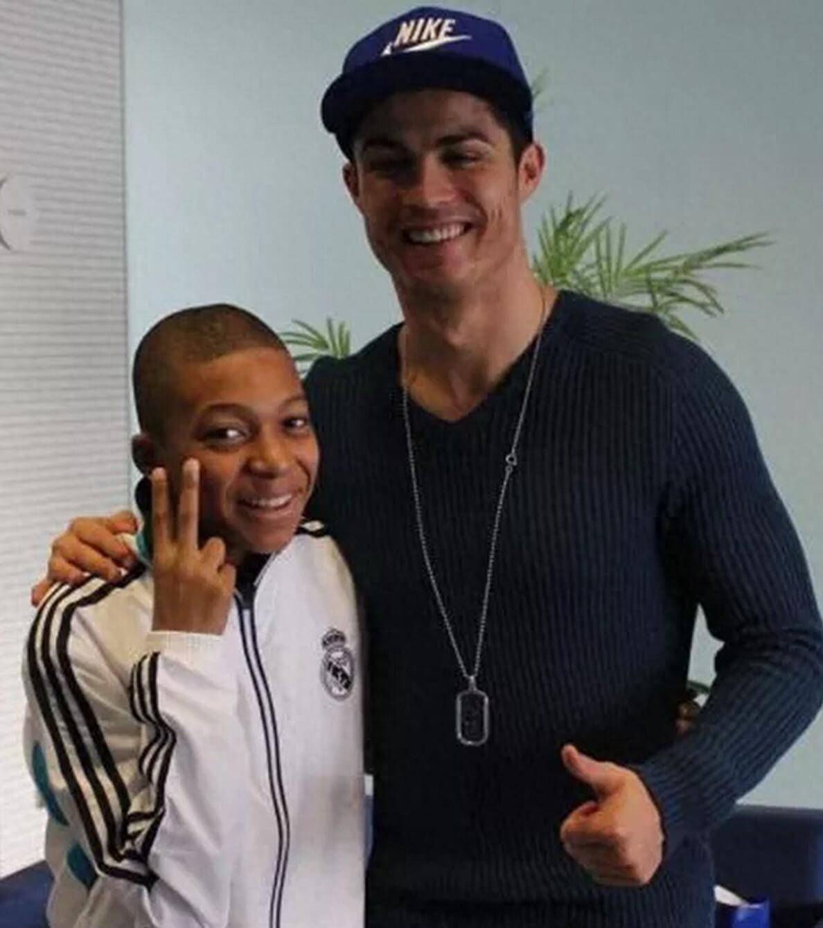 万博-萨拉赫爆冷击败IGC罗在雄鹿比赛中逆转，姆巴佩迎来五赛季高光表现都惊呆了的简单介绍